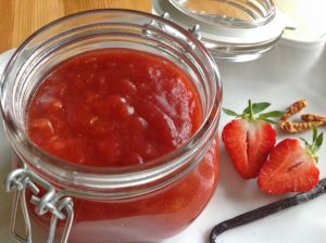 Recipe Strawberry-Mango Spread with Chili and Vanilla low-carb